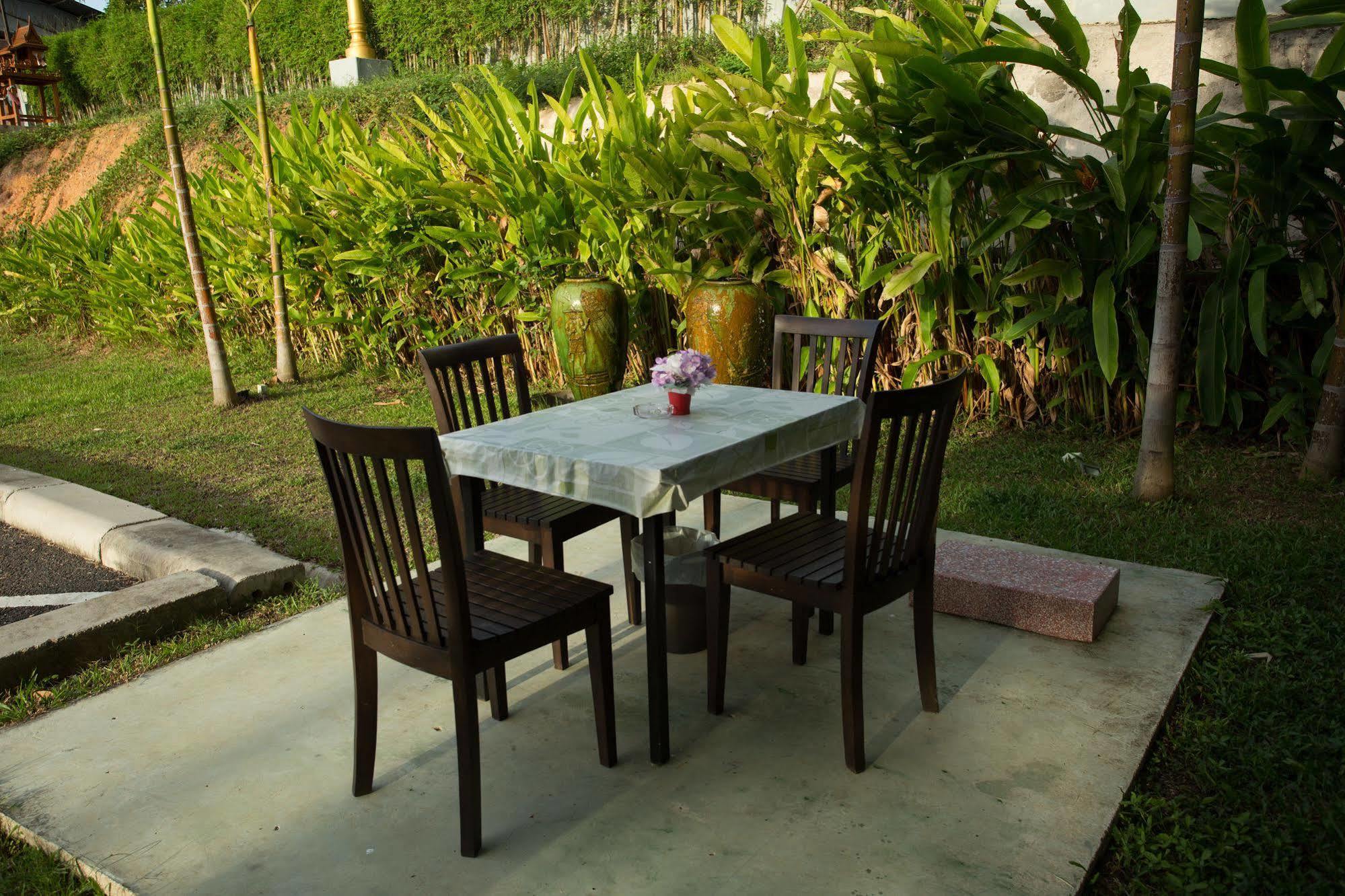 Airbest Gemtree Lampang Hotel Buitenkant foto